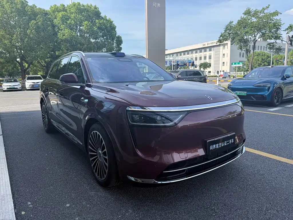 Wenjie M8 2025 extended range Ultra version 53.4kWh 5-seater version 192-line lidar) купить на сайте DeffCars