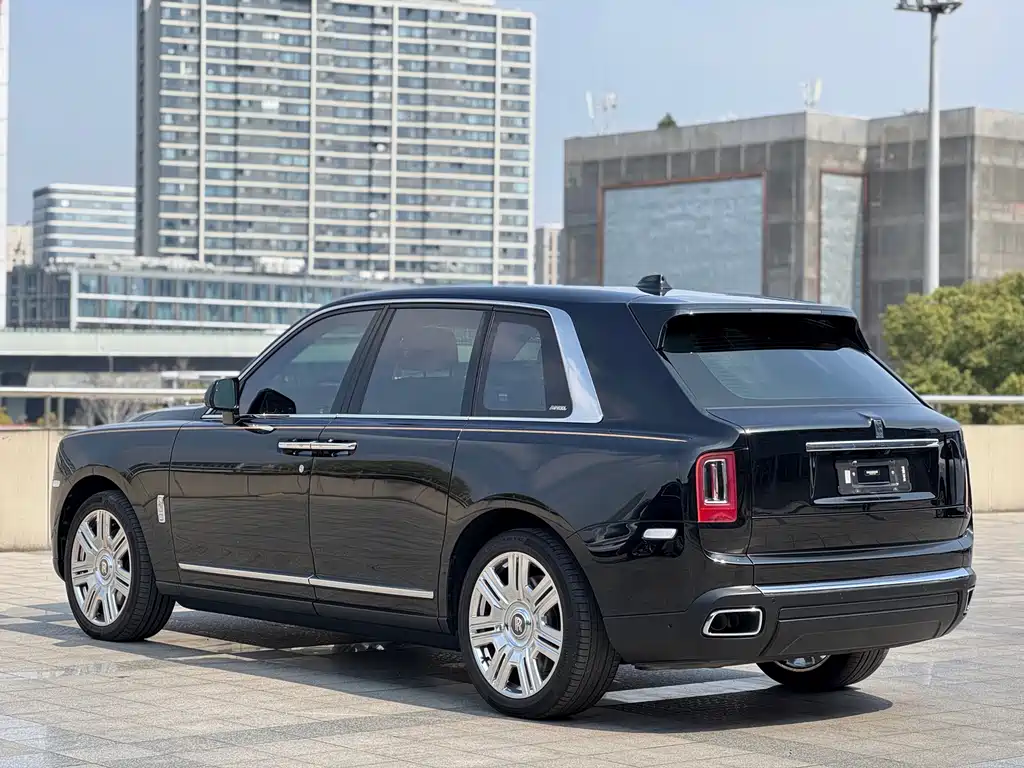Cullinan 2018 four-seat version купить на сайте DeffCars