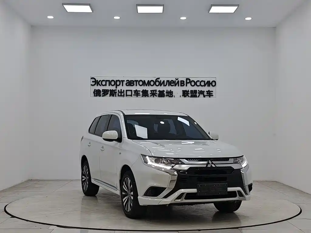 Outlander 2021 2.0L 2WD Smooth Edition 5 seats купить на сайте DeffCars