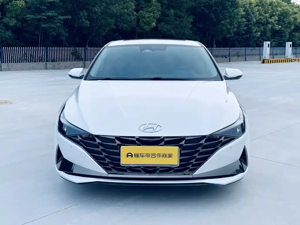 Elantra 2022 1.5L CVT LUX Premium Edition купить на сайте DeffCars