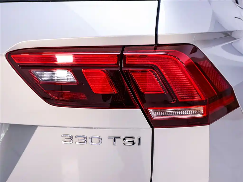 Tiguan L 2020 330TSI automatic two-wheel drive panoramic comfort version National VI купить на сайте DeffCars