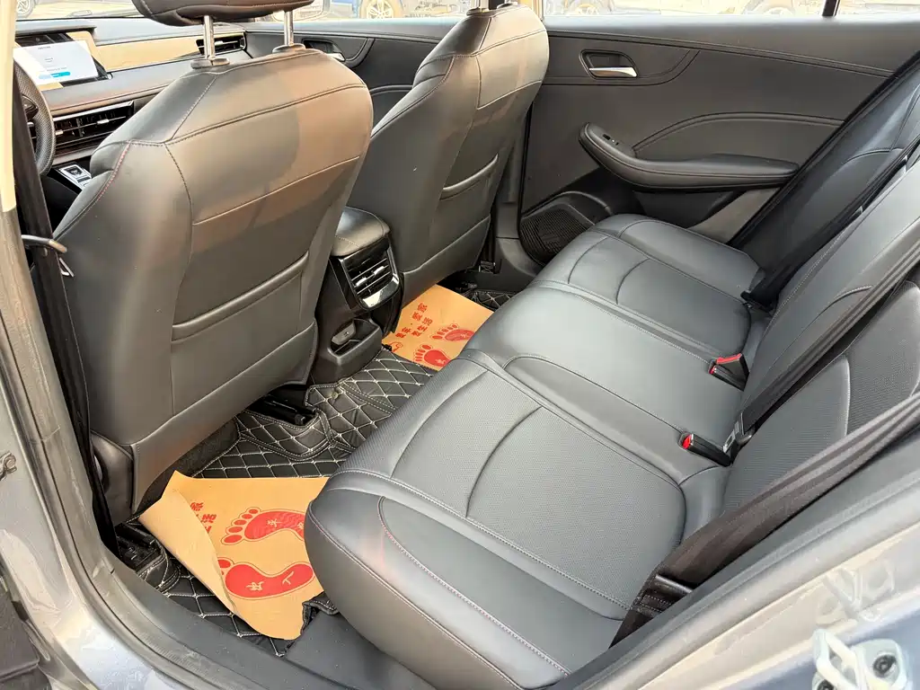Roewe i5 2023 1.5L CVT Deluxe Edition купить на сайте DeffCars