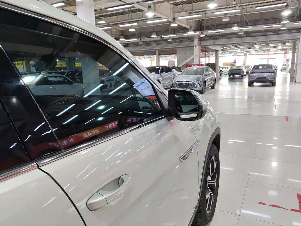 Touron 2017 380TSI four-wheel drive luxury version купить на сайте DeffCars