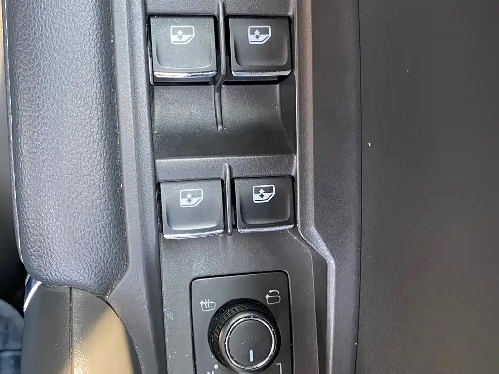 Tiguan L 2021 330TSI automatic two-wheel drive R-Line version купить на сайте DeffCars