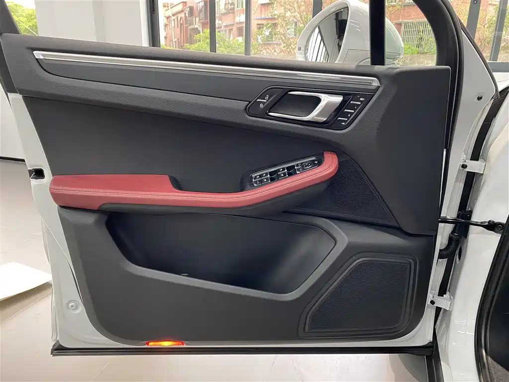 Macan 2023 Macan 2.0T купить на сайте DeffCars