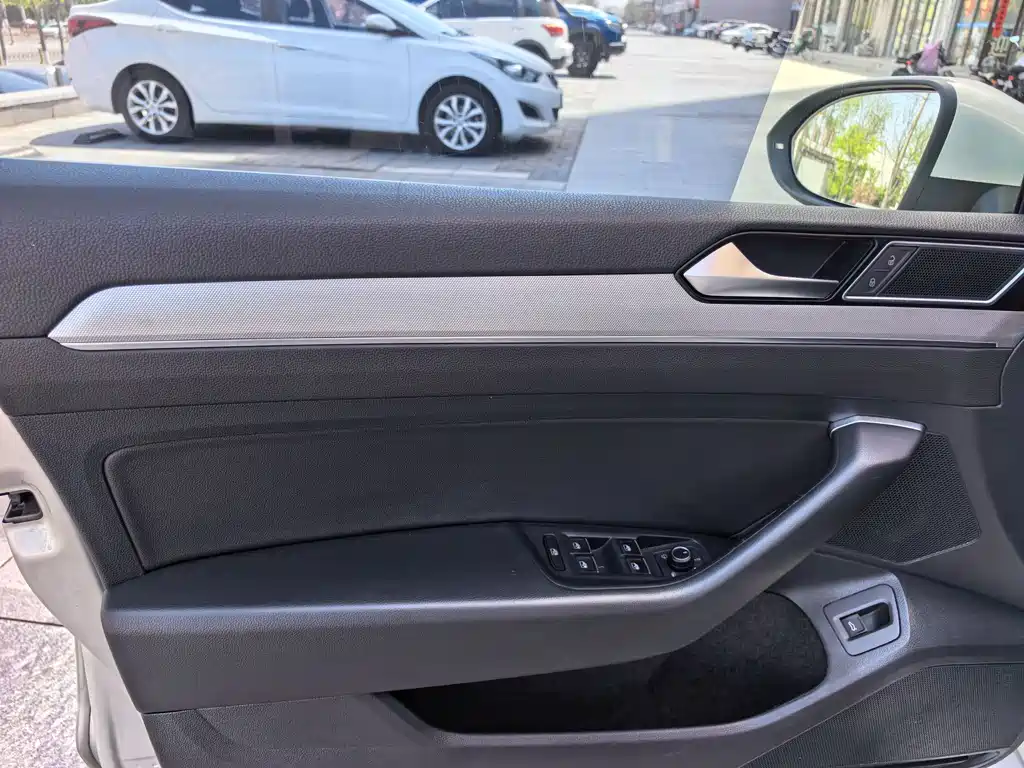 Magotan 2017 330TSI DSG leading model купить на сайте DeffCars