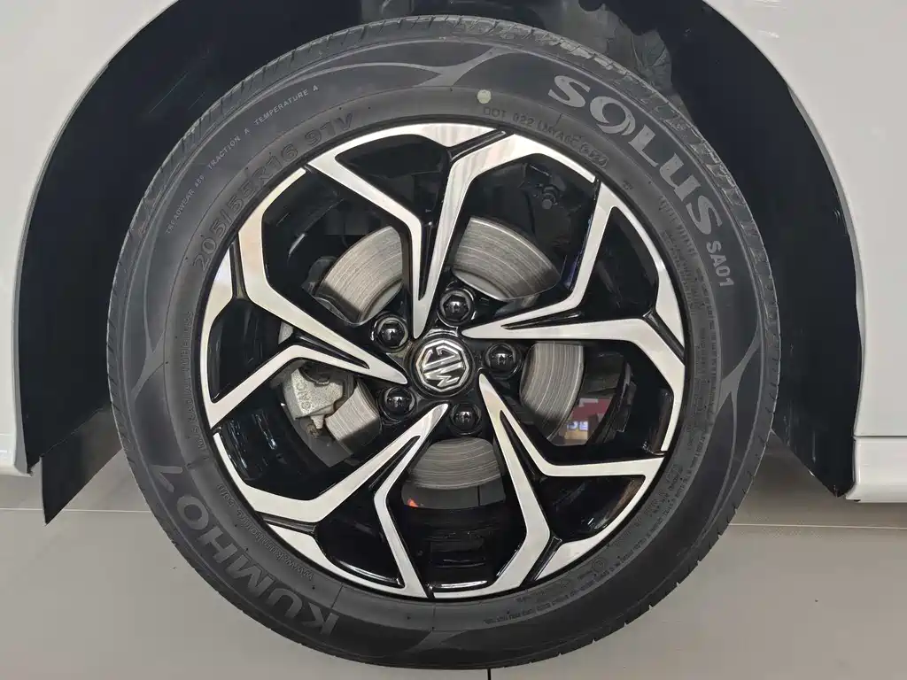MG5 2023 180DVVT CVT Deluxe Edition купить на сайте DeffCars