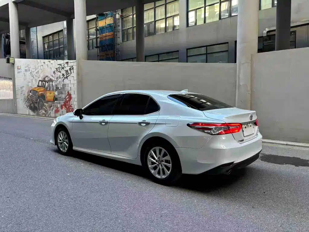 Camry 2022 2.0GVP Leading Edition купить на сайте DeffCars