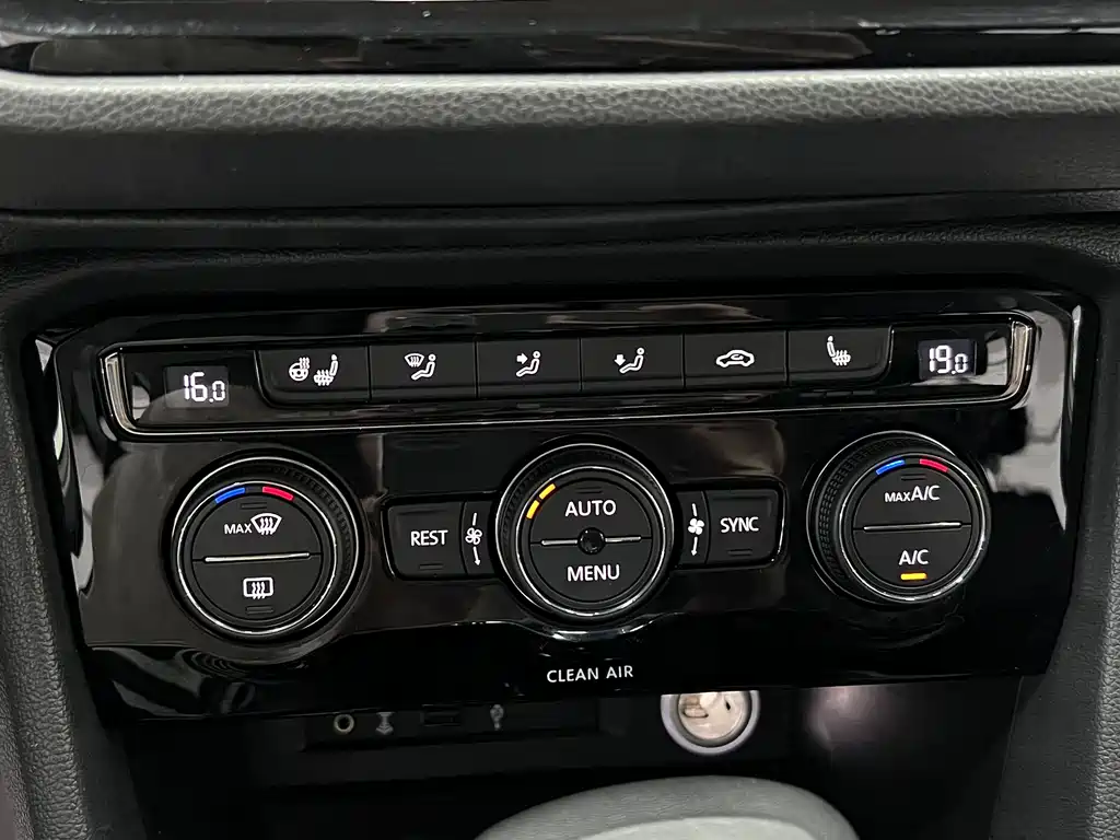 Tiguan L 2018 330TSI automatic two-wheel drive flagship version купить на сайте DeffCars