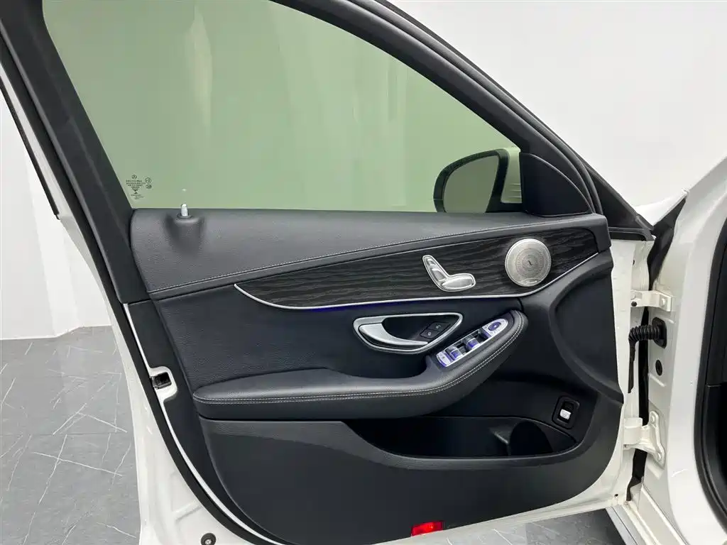 Mercedes-Benz C-Class 2021 C 200 L Fashionable Sports Edition купить на сайте DeffCars
