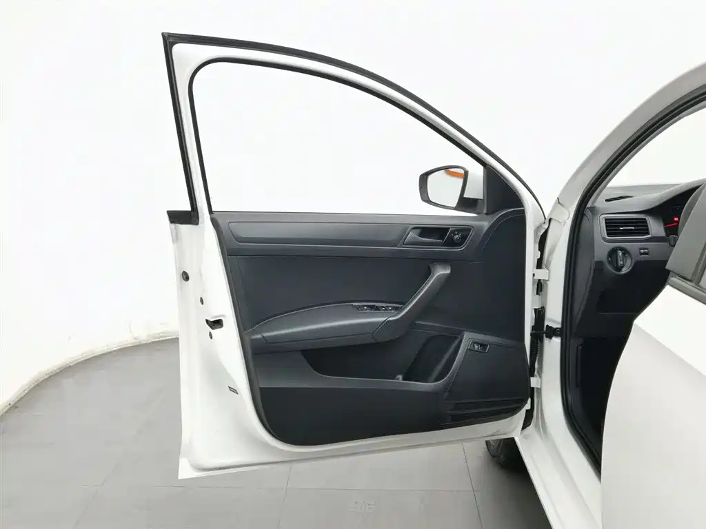 Santana 2021 1.5L automatic fashion version купить на сайте DeffCars