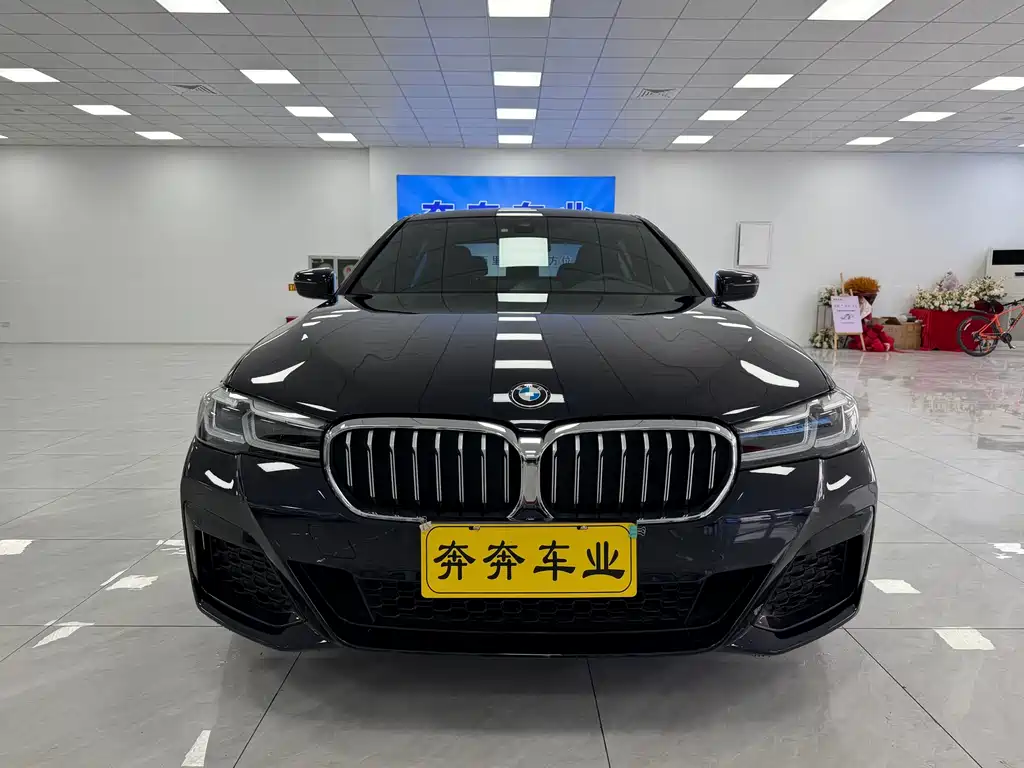 BMW 5 Series 2022 530Li Leading M Sports Package купить на сайте DeffCars