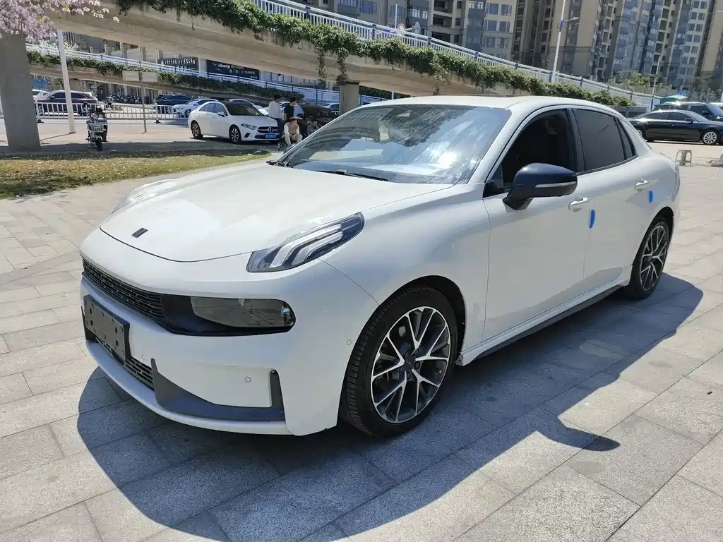 Lynk & Co 03 2019 1.5TD DCT Powerful Edition National VI купить на сайте DeffCars