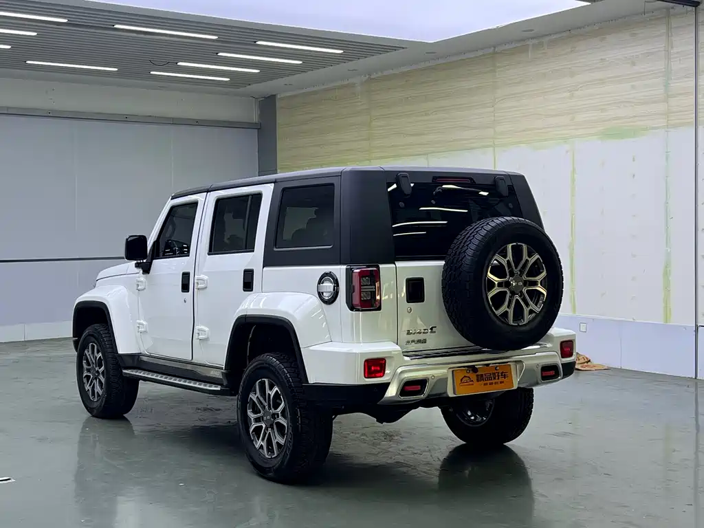 Beijing Off-Road BJ40 2024 2.0T City Hunter Honor Edition купить на сайте DeffCars