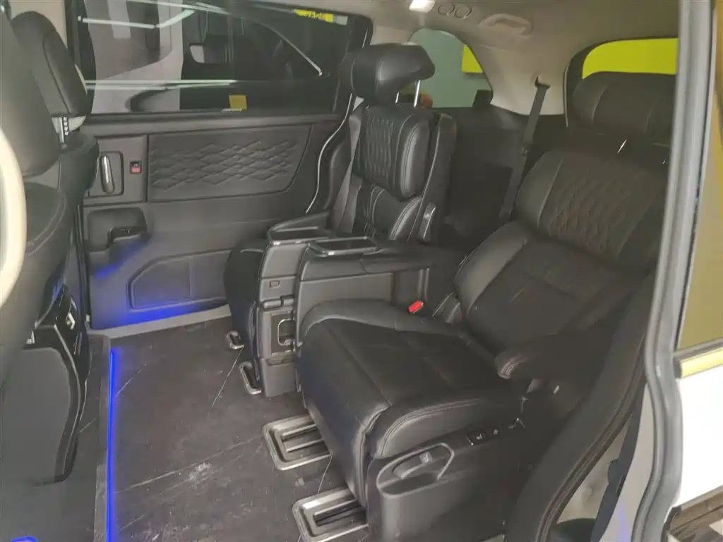 Alison 2022 2.0L e:HEV Luxury First Edition купить на сайте DeffCars