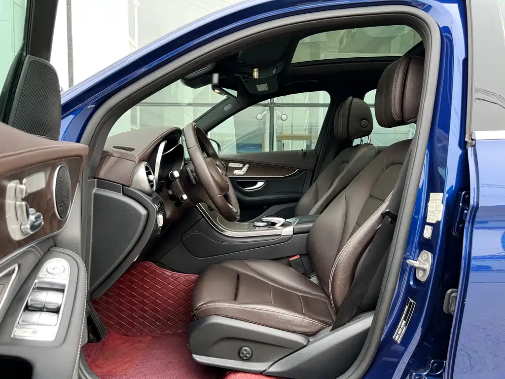 Mercedes-Benz GLC 2016 GLC 300 4MATIC Dynamic купить на сайте DeffCars