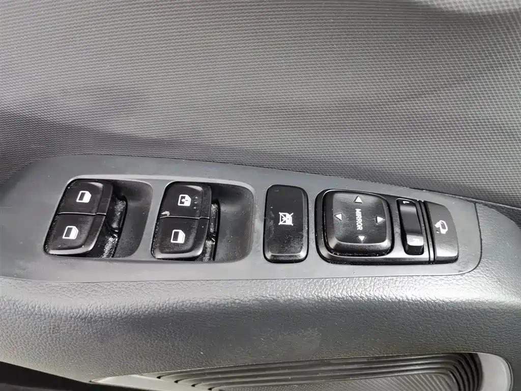 Beijing Hyundai ix35 2018 2.0L automatic two-wheel drive Zhiyong·Enjoy Edition купить на сайте DeffCars