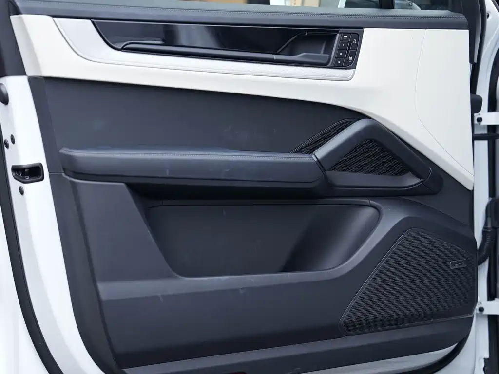 Cayenne 2025 3.0T купить на сайте DeffCars