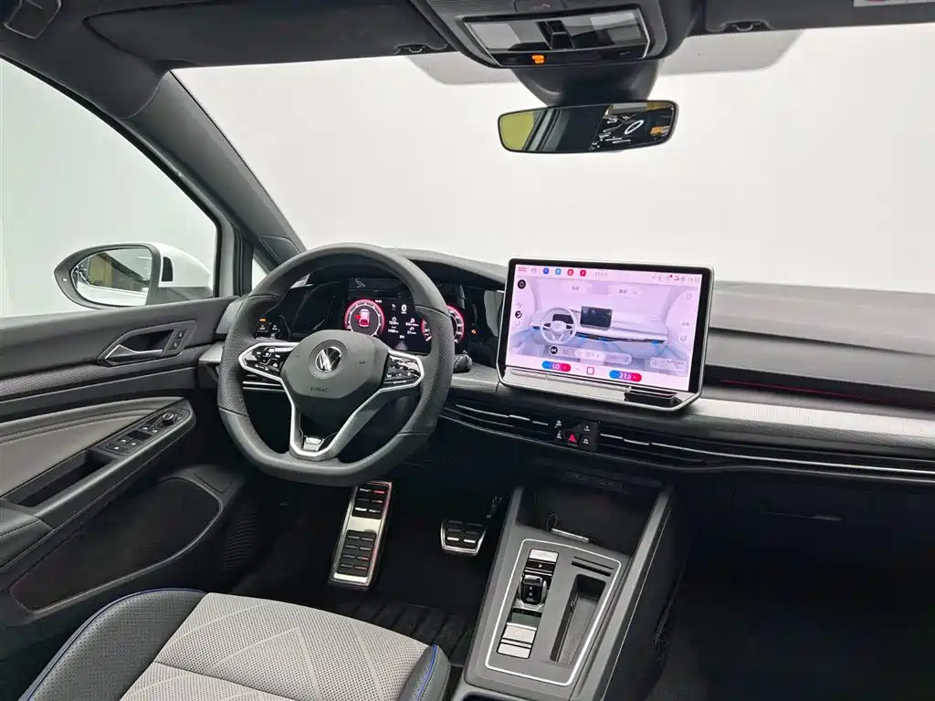 Golf 2025 300TSI R-Line купить на сайте DeffCars