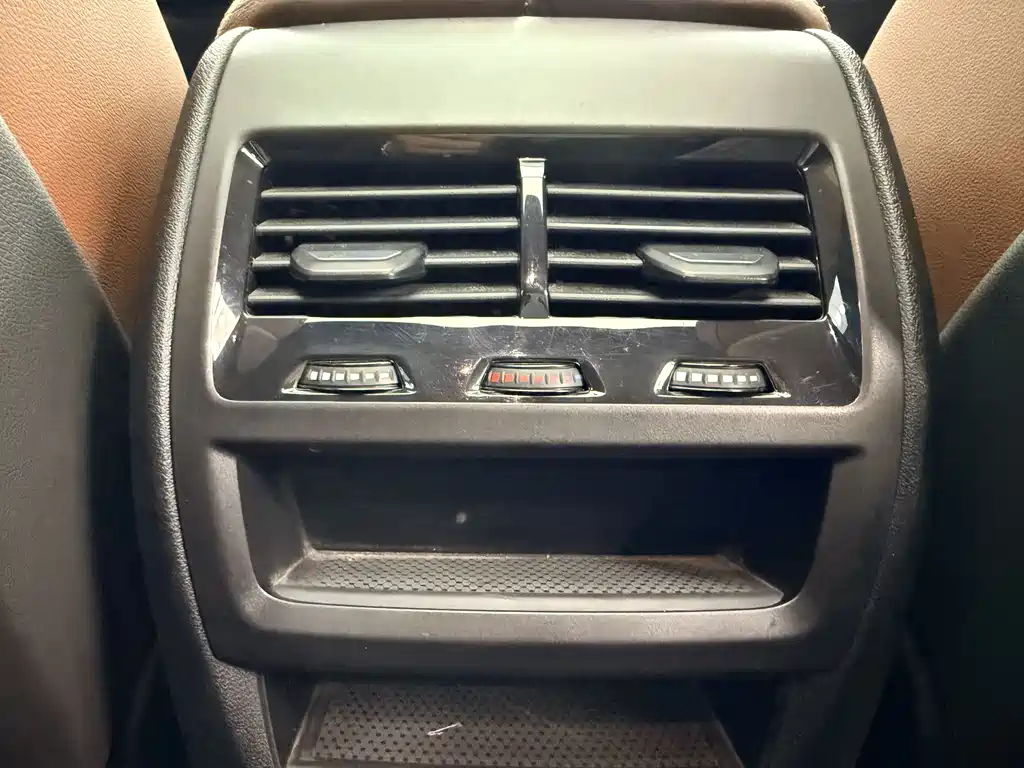 BMW X6 2022 facelift second xDrive40i M sports package купить на сайте DeffCars