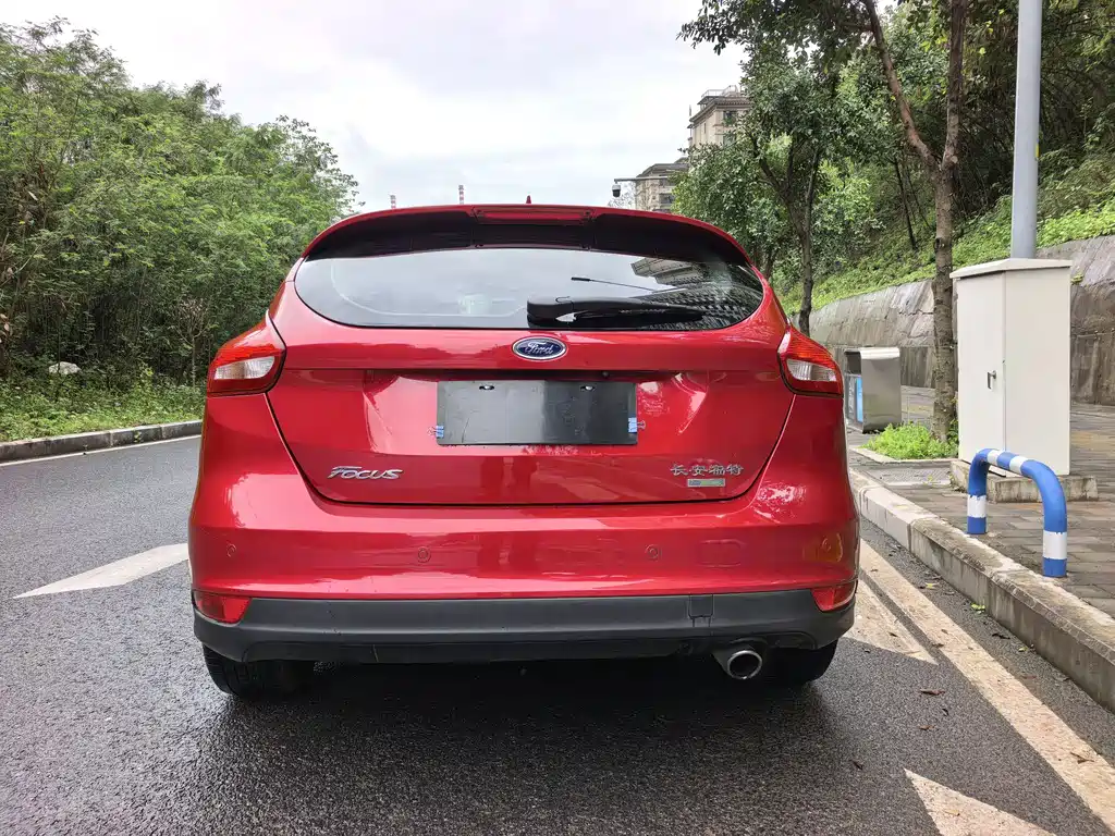 Focus 2017 Hatchback EcoBoost 180 Automatic Elite купить на сайте DeffCars