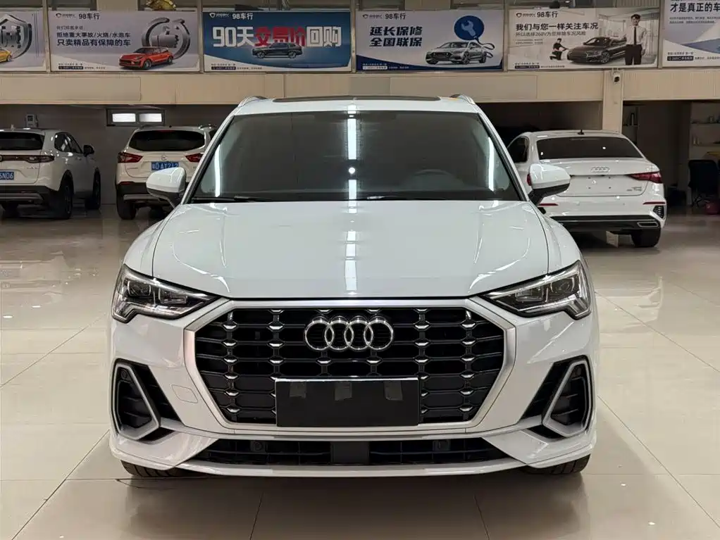 Audi Q3 2022 35 TFSI Fashionable and Dynamic купить на сайте DeffCars