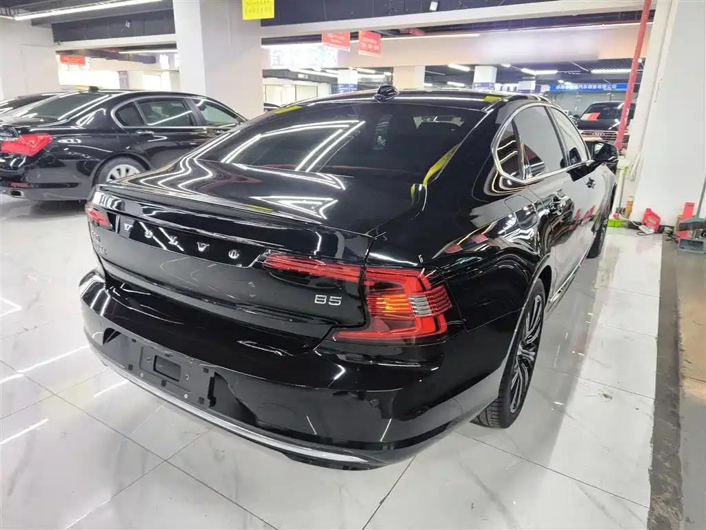 Volvo S90 2025 B5 Zhiyuan Luxury Edition купить на сайте DeffCars