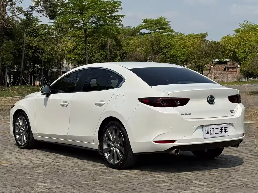 Mazda3 Angkesela 2021 2.0L Automatic Premium Edition купить на сайте DeffCars