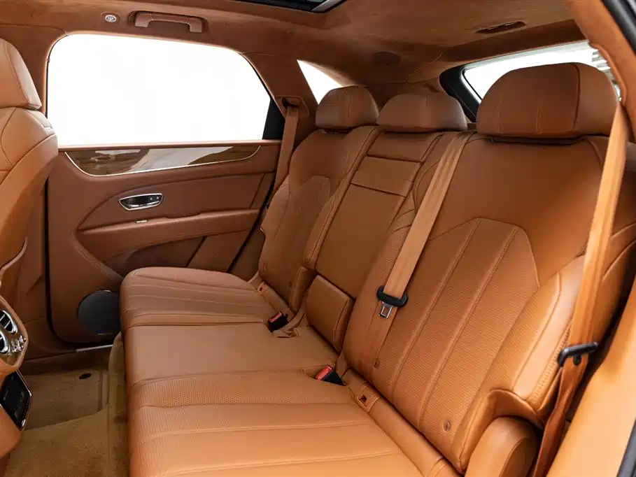 Bentayga 2021 4.0T V8 купить на сайте DeffCars