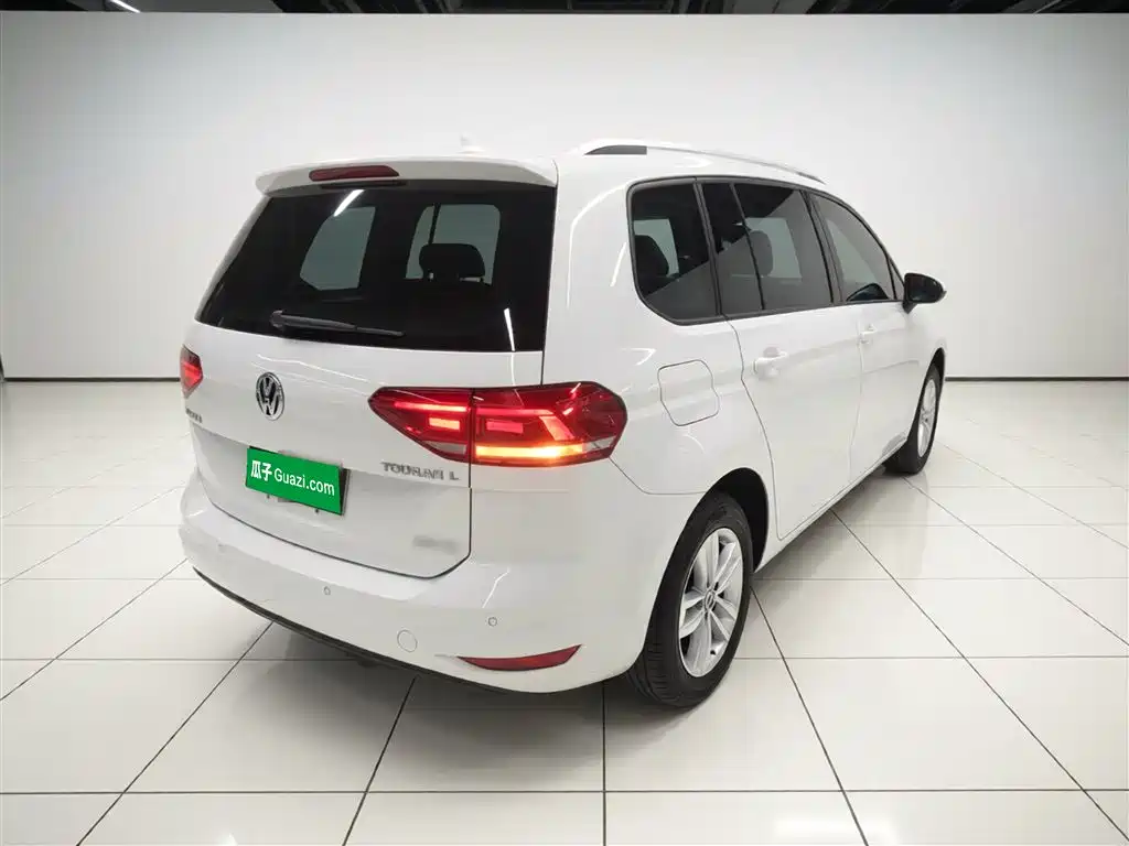 Touran 2018 Touran L 280TSI DSG Fashion Edition 7 seats National V купить на сайте DeffCars