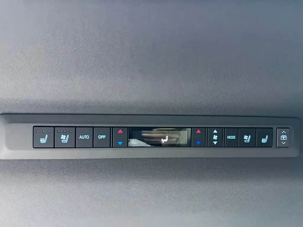 SIENNA 2021 2.5L Hybrid Extreme Edition купить на сайте DeffCars