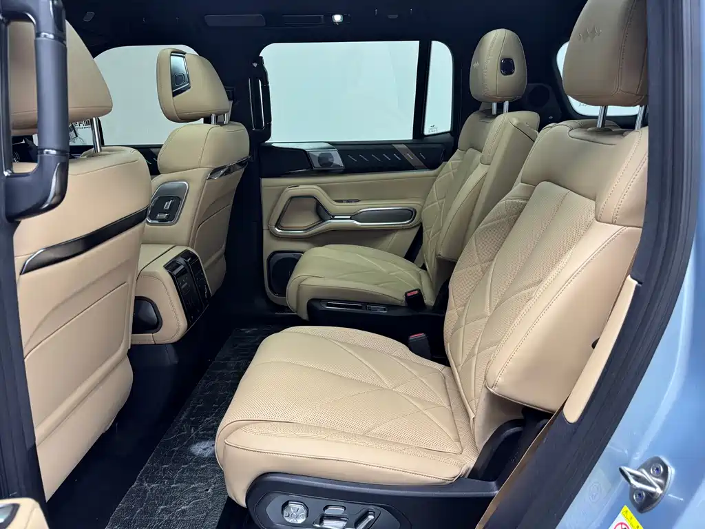 Leopard 8 2025 Zhiyong flagship version 6 seats купить на сайте DeffCars