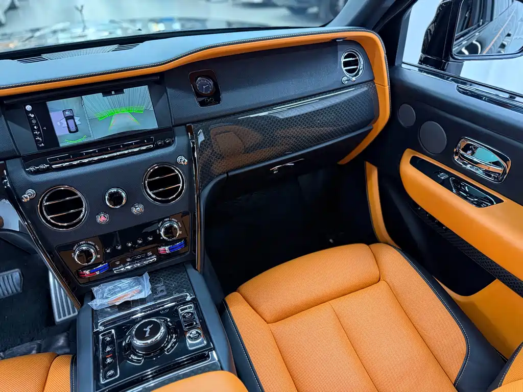 Cullinan 2020 Black Badge купить на сайте DeffCars