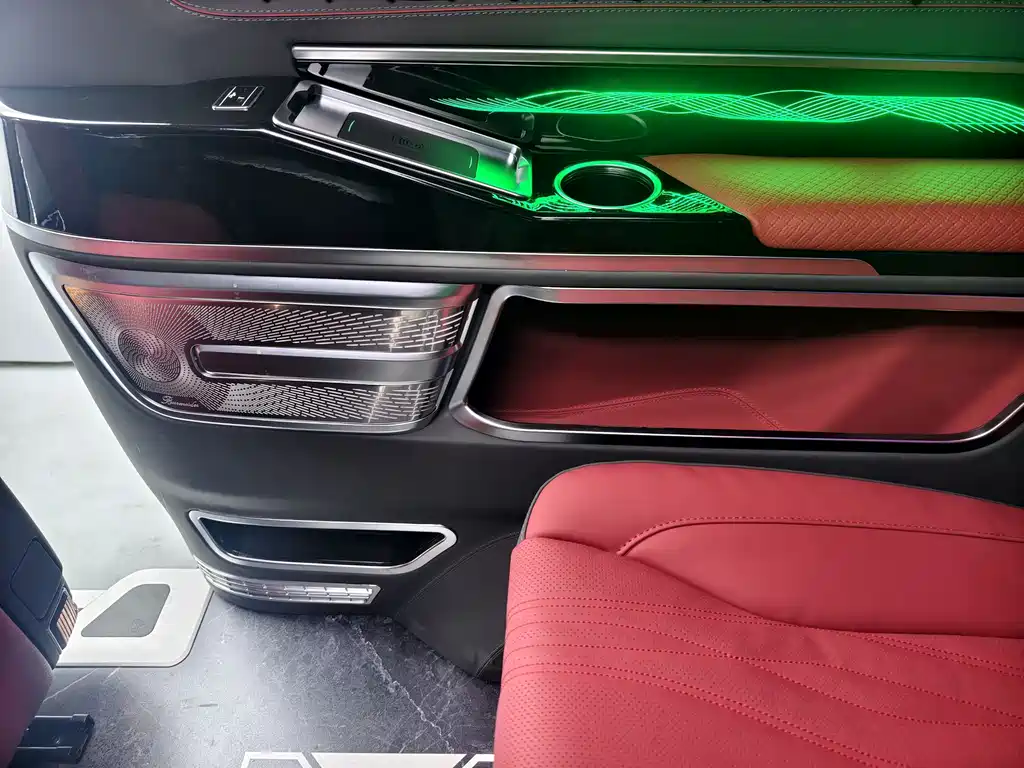 Vito 2024 2.0T Business Edition 7 seats купить на сайте DeffCars