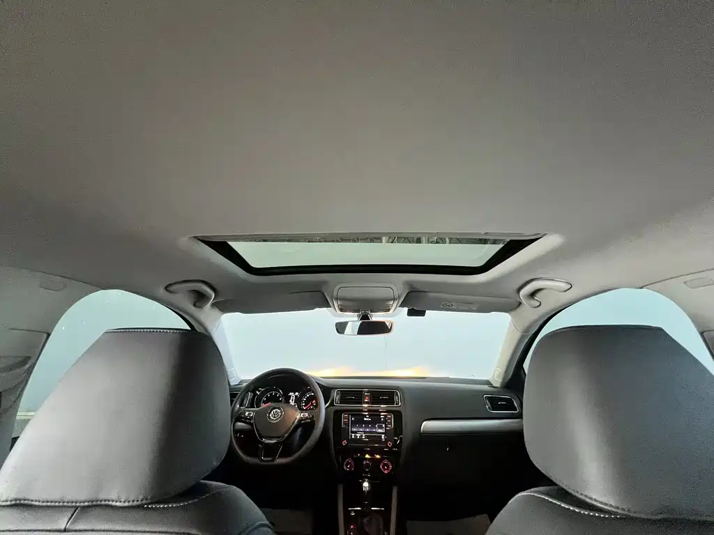 Sagitar 2018 180TSI DSG Premium Edition купить на сайте DeffCars