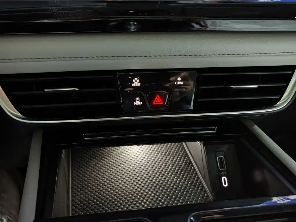 Touron 2022 380TSI four-wheel drive luxury version купить на сайте DeffCars