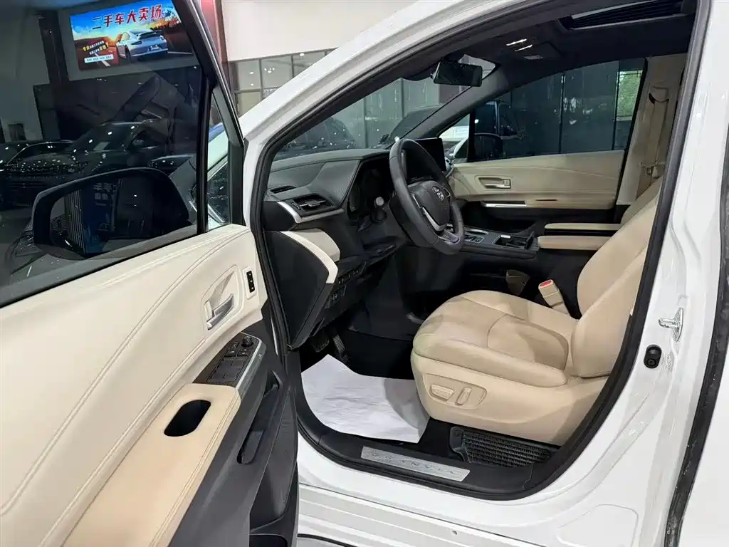Grevia 2023 2.5L Hybrid Premium PLUS Edition купить на сайте DeffCars