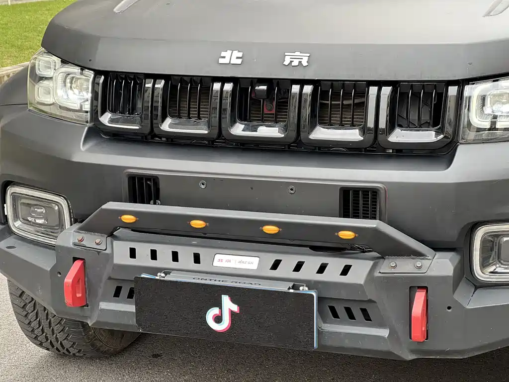 Beijing Off-Road BJ40 2023 2.0D Automatic Four-wheel Drive Blade Hero Edition Knight Type купить на сайте DeffCars