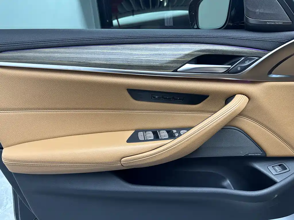 BMW 5 Series 2018 Facelift 530Li Exclusive Luxury Package купить на сайте DeffCars