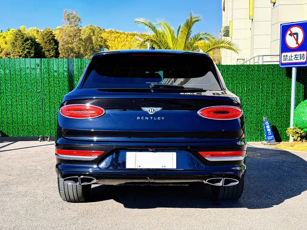 Bentayga 2021 4.0T V8 купить на сайте DeffCars