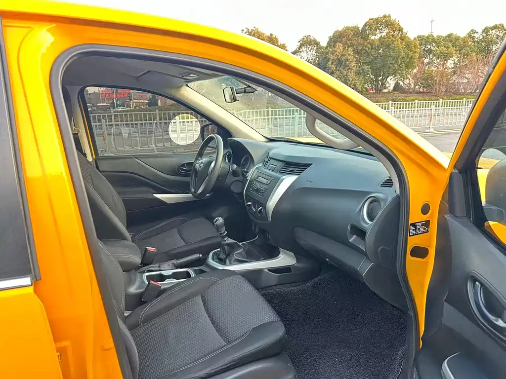 Navara 2021 2.5L facelift manual two-wheel drive smart model QR25 купить на сайте DeffCars