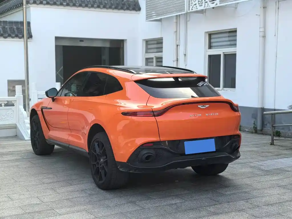 Aston Martin DBX 2022 4.0T V8 купить на сайте DeffCars