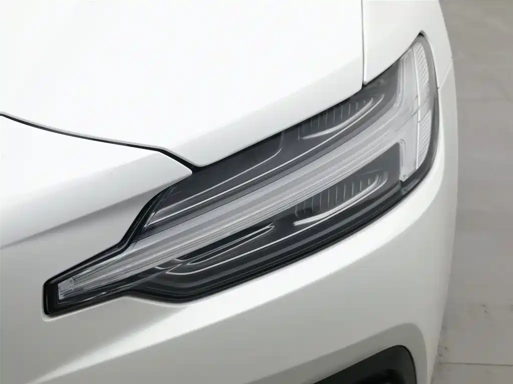 Volvo S60 2024 B4 Zhiyi Luxury Edition купить на сайте DeffCars