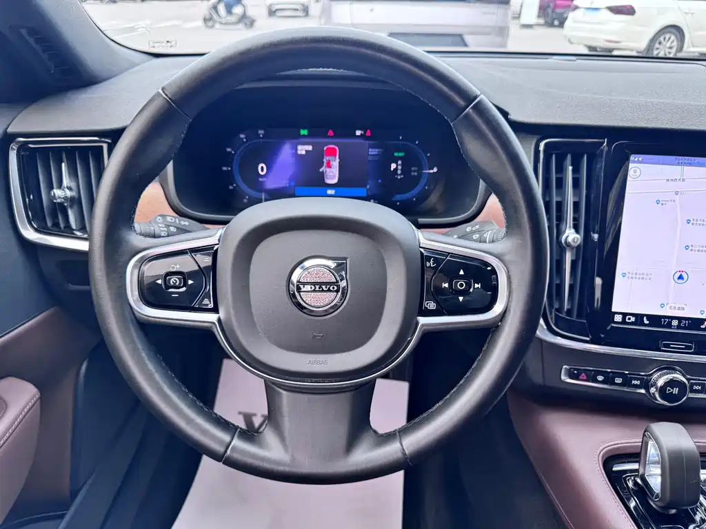 Volvo S90 plug-in hybrid 2023 T8 plug-in hybrid four-wheel drive long range Zhiyi luxury version купить на сайте DeffCars
