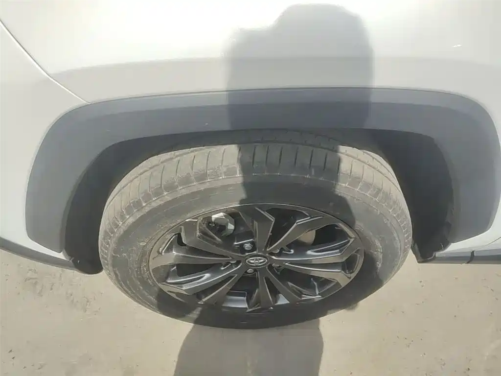 RAV4 Rongfang 2023 2.0L CVT two-wheel drive fashion Plus version купить на сайте DeffCars