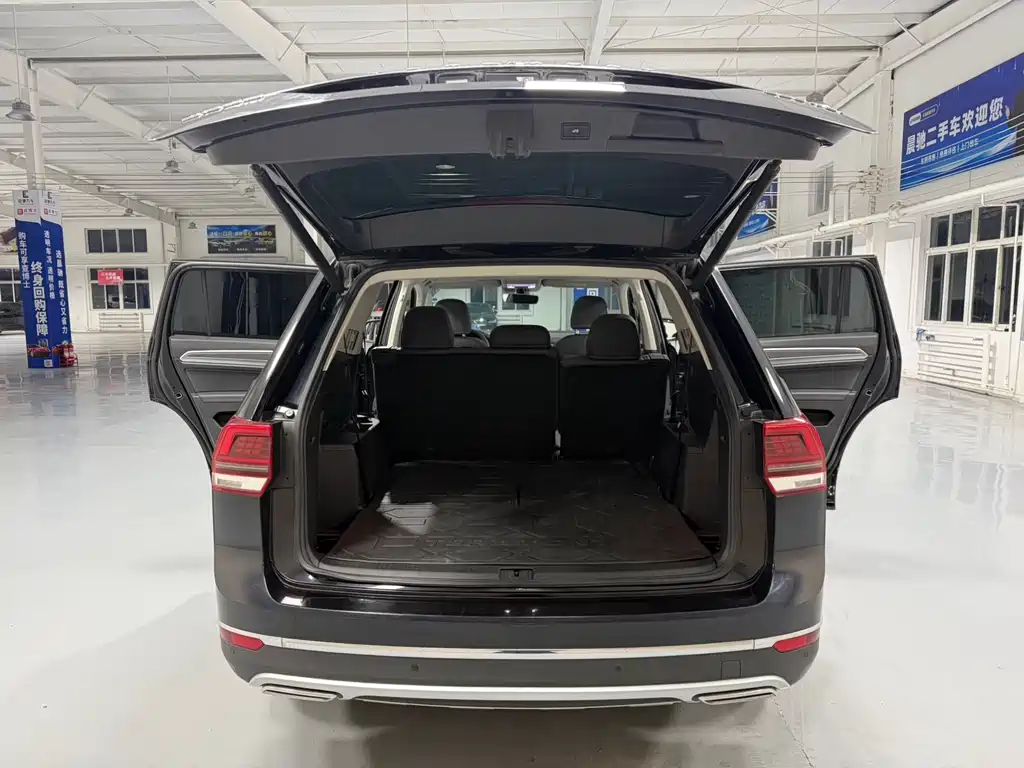 Touron 2020 380TSI four-wheel drive luxury version National VI купить на сайте DeffCars