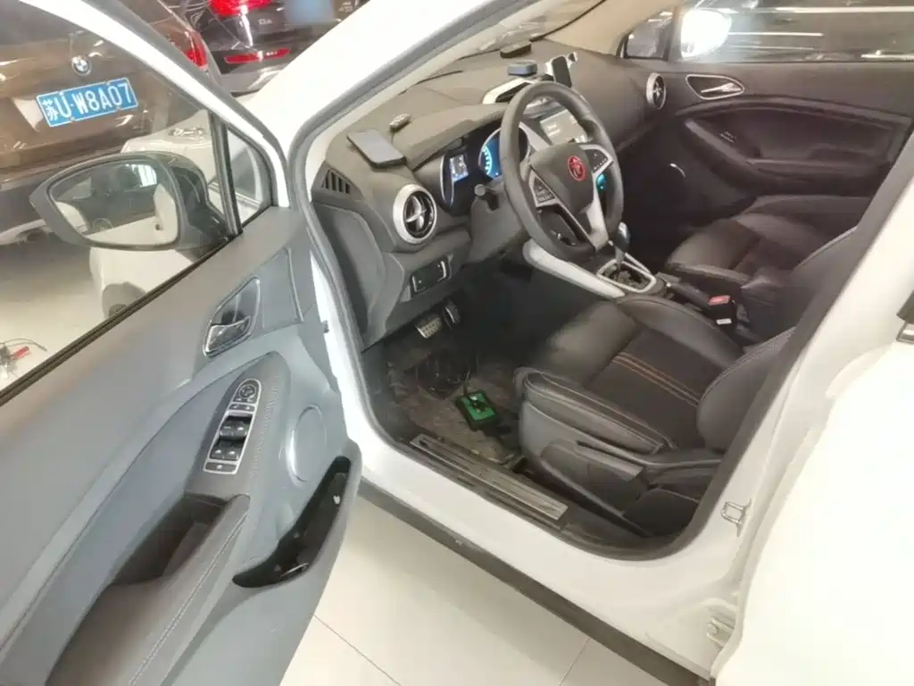 Yuan 2017 1.5L automatic cool interconnected model купить на сайте DeffCars