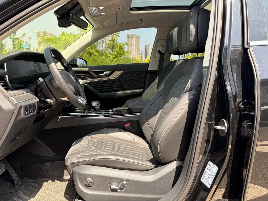 Hongqi HS5 2022 2.0T Zhilian Flagship Edition купить на сайте DeffCars