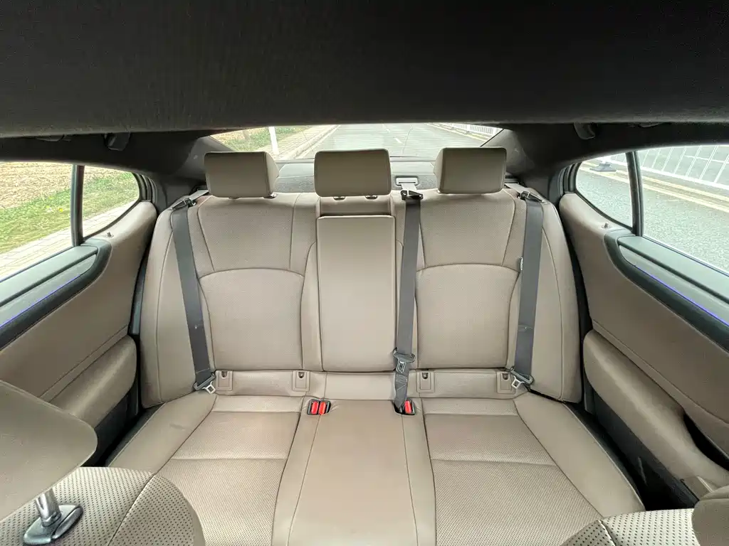 Lexus ES 2025 200 Premium Edition купить на сайте DeffCars