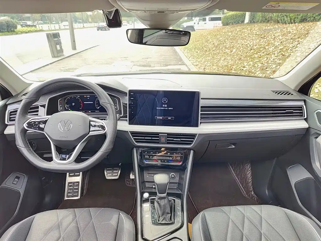 Tiguan L 2023 330TSI automatic two-wheel drive R-Line version купить на сайте DeffCars